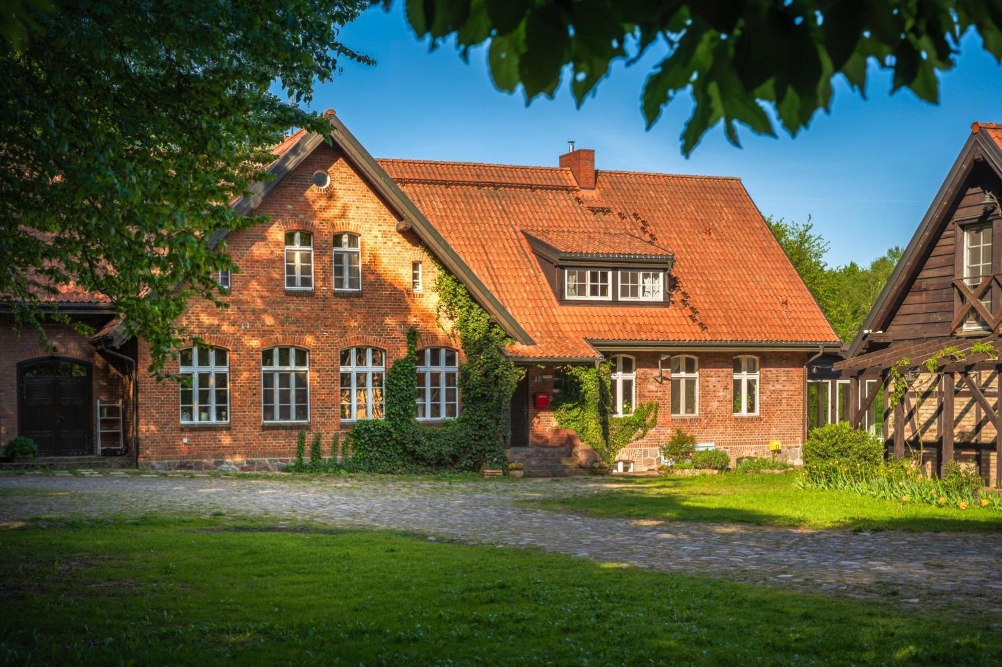 Dom Goscinny Stara Szkola Wysoka Wieś Exterior foto