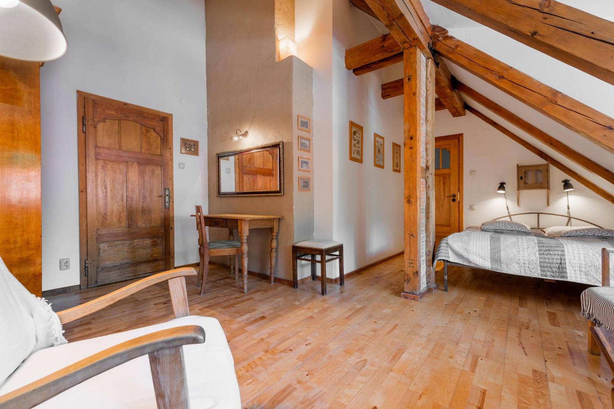 Dom Goscinny Stara Szkola Wysoka Wieś Exterior foto