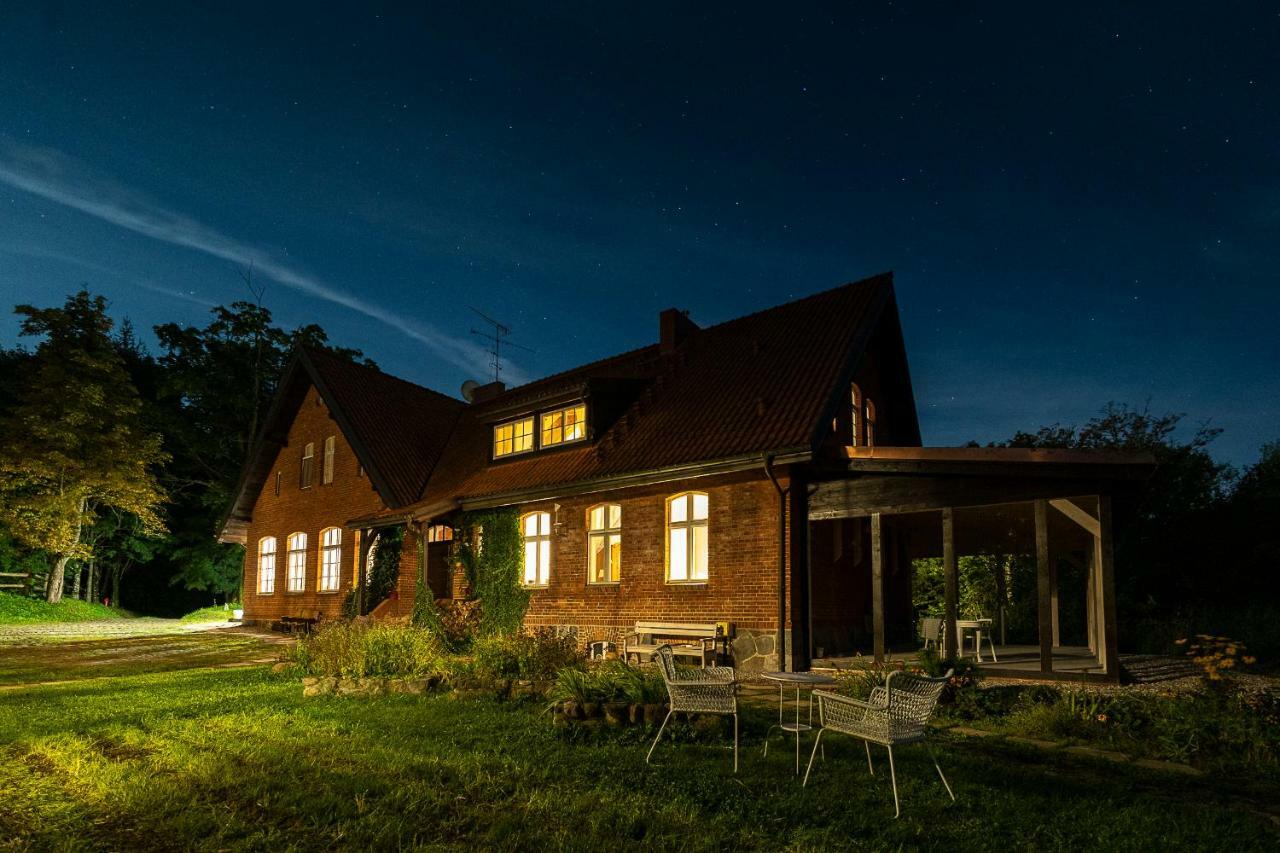 Dom Goscinny Stara Szkola Wysoka Wieś Exterior foto